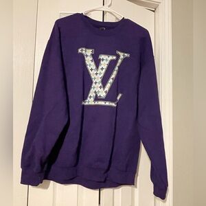 Gildan purple sweatshirt large